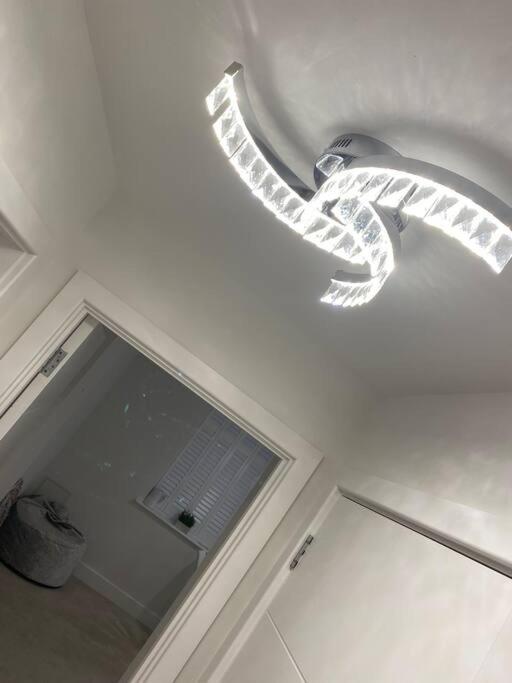 Unrivalled Location - Five Star - Worcester Apartment Экстерьер фото