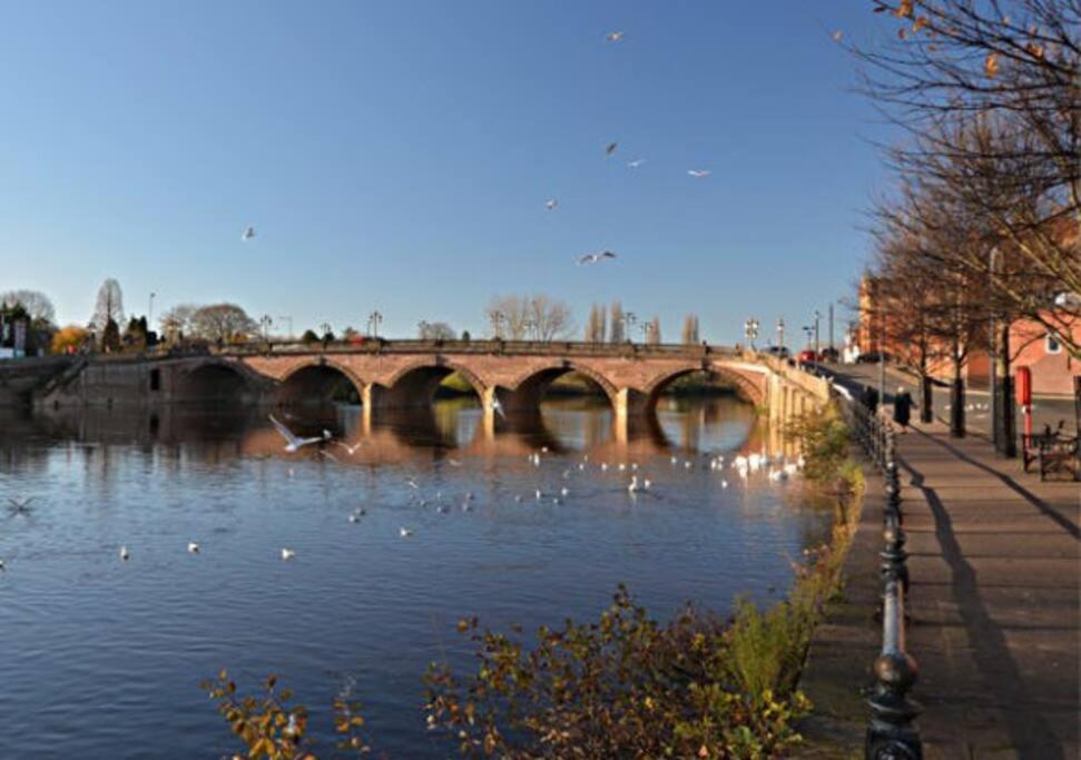 Unrivalled Location - Five Star - Worcester Apartment Экстерьер фото