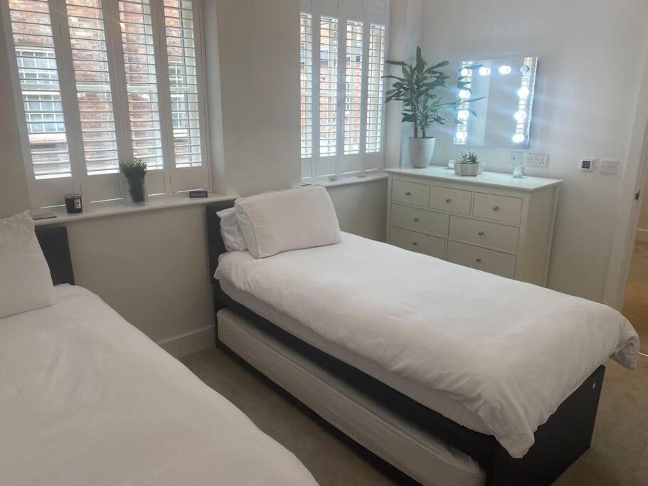 Unrivalled Location - Five Star - Worcester Apartment Экстерьер фото
