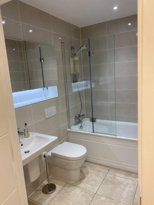 Unrivalled Location - Five Star - Worcester Apartment Экстерьер фото