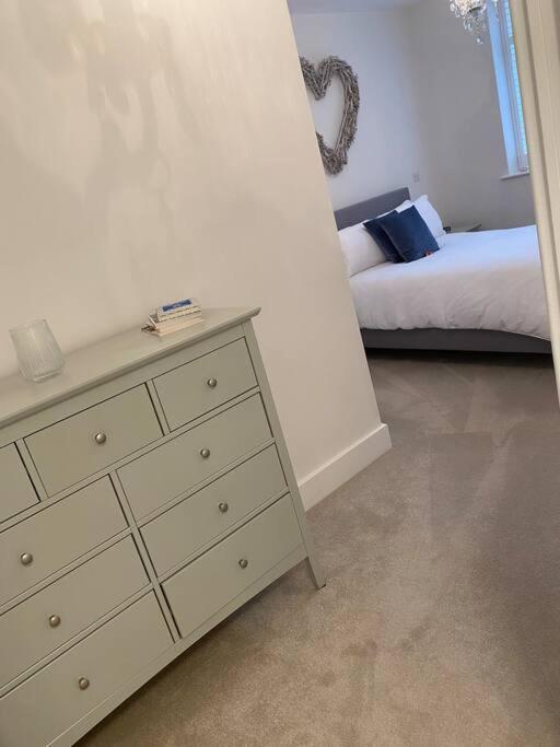 Unrivalled Location - Five Star - Worcester Apartment Экстерьер фото